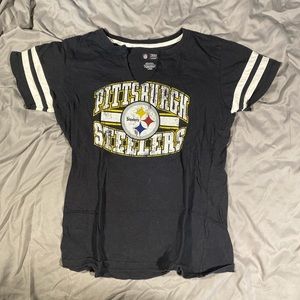 NFL Team Apparel Women’s Steelers T-shirt Size Large